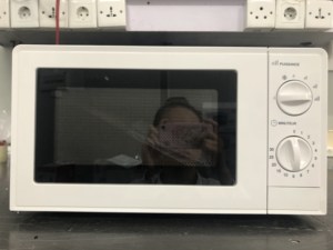 Horno Microondas Portátil Smad de 20L y 700W para el Hogar - Product Image 3