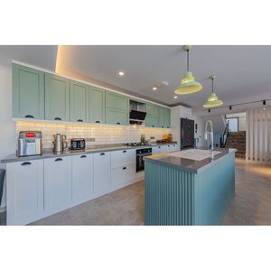 Gabinetes de Cocina <span class=keywords><strong>Prima</strong></span> con Cuerpo de Madera Sólida <span class=keywords><strong>Natural</strong></span> Pintada, Acabado con Pintura Ecológica <span class=keywords><strong>y</strong></span> Encimera de Piedra - Product Image 4