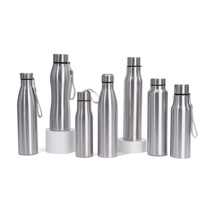 Bouteille d'eau en acier inoxydable 750 ml, cadeau promotionnel pour entreprise, portable avec corde de transport, grande capacité, vente en gros, personnalisation du logo - Product Image 4