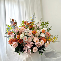 Composition florale artificielle flexible en terre cuite de 60 cm pour allée de mariage, style tropical, avec fleurs blanches