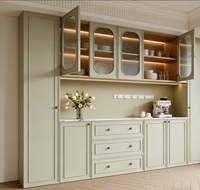 Système de meubles de cuisine modulaire avec armoires de présentation en verre cannelé cintré et station à café intégrée, meubles de rangement haut de gamme
