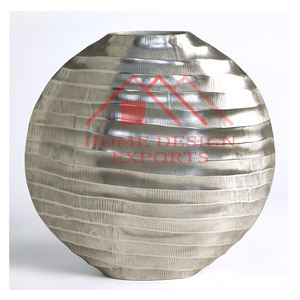 Jarrones de suelo de trompeta de Metal de la mejor calidad para restaurantes, jarrones de flores de mesa con acabado dorado de aluminio sólido para hoteles en casa - Product Image 6