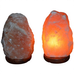Lampe de sel de l'Himalaya de haute qualité, lampe de sel miniature naturelle de l'Himalaya avec base en bois pour la décoration de la pièce, sculptée à la main - Product Image 1