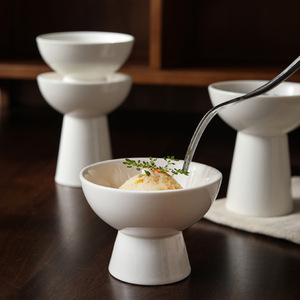 Bols à collation en céramique impériale sur pieds hauts pour la maison, l'hôtel, le restaurant, pour fruits, fruits secs, glaces et bâtonnets glacés - Product Image 1