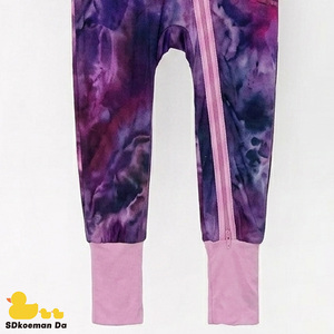 Combinaisons pour bébés personnalisées avec logo, en bambou et élasthanne doux, pour nouveau-nés, antibactériennes, avec fermeture éclair intégrale, vente en gros - Product Image 4