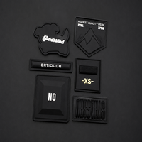 Étiquettes de vêtements en gros personnalisées avec votre logo de marque, patchs en caoutchouc PVC souple 3D écologiques, bords découpés au laser, imprimés en sérigraphie pour
