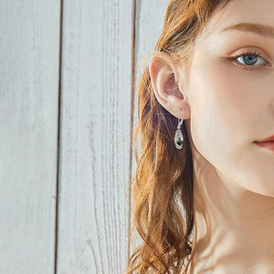 Orecchini Pendenti a Foglia di Vite Traforata Marquise per Donne, Gioielli di Design Vintage Unici e alla Moda - Product Image 2