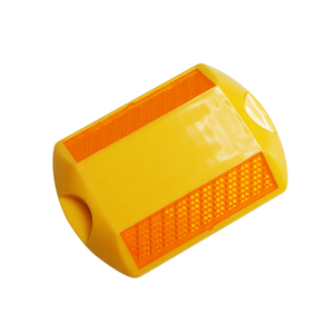 Borne <span class=keywords><strong>de</strong></span> signalisation routière réfléchissante en plastique ABS, marqueur <span class=keywords><strong>de</strong></span> chaussée, séparateur <span class=keywords><strong>de</strong></span> voie, œil <span class=keywords><strong>de</strong></span> chat pour <span class=keywords><strong>la</strong></span> sécurité routière et <span class=keywords><strong>la</strong></span> guidage des voitures dans les parkings - Product Image 1