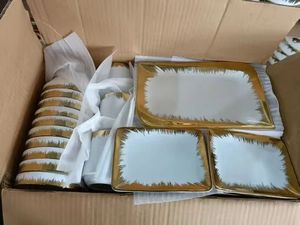 Assiettes <span class=keywords><strong>et</strong></span> plats en céramique écologiques 2026 à prix abordable pour hôtels, mélange blanc <span class=keywords><strong>et</strong></span> bord <span class=keywords><strong>doré</strong></span>, vente en gros par la tonne pour événements - Product Image 1