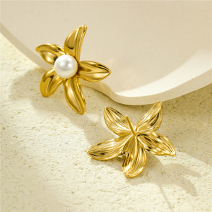 Pendientes de Moda para Mujer con Diseño Floral Chapado en Oro de 18K Estilo Coreano Vintage, Venta al por Mayor de Pendientes de Perlas para Uso Diario - Product Image 3