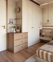 Armoire de chambre moderne en bois massif Yi Gui, grande capacité, design écologique, poignées métalliques durables, charnières surélevées, mobilier de maison