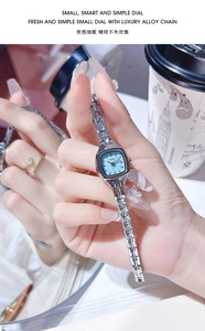 Montre pour femme minimaliste haut de gamme limitée, apparence élégante, bracelet en alliage compact, étanche, quartz - Product Image 3