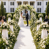 Décoration de mariage en plein air blanc et vert, service de conception et d'approvisionnement de scènes complètes sur mesure, arche de roses, toile de fond, centre de table