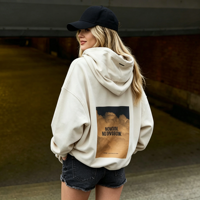 Sweat-shirt à capuche oversize personnalisé avec motif graphique au dos, collection Automne-Hiver 2026, style streetwear décontracté à épaules tombantes