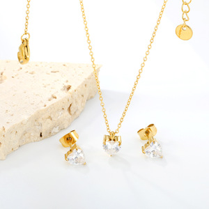 Ensemble de bijoux en zircon en forme de cœur, plaqué or, serti de griffes, pour femmes, à porter au quotidien - Product Image 1