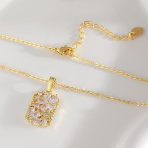 Collar de flores cuadradas con incrustaciones de circón, cadena de eslabones chapada en oro, cadena de cuello de nicho de azúcar, joyería dulce - Product Image 2