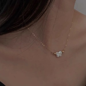 สร้อยคอไข่มุกบาโรกทรงผีเสื้อแสงจันทร์ ดีไซน์หรูหรา สายคล้องคอแบบธรรมชาติ ดีไซน์ทันสมัย - Product Image 1