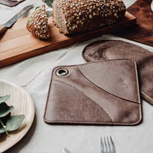 Wholesale Kitchen Towels and Potholders Handmade Rustic Leather Hot Pot Pad Leather Potholder With Pocket - Product Image 6