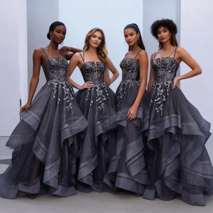 Abito da Sera in Tulle a Strati Grigio con Applicazioni in Pizzo Scintillante e <span class=keywords><strong>Schiena</strong></span> Incrociata per Cerimonie e Matrimoni - Product Image 3