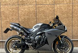 Motocicleta Deportiva <span class=keywords><strong>Yamaha</strong></span> <span class=keywords><strong>R1</strong></span> Modelo Racing de Alto Rendimiento para Entusiastas del Deporte - Product Image 2