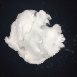 100% <b>Polyester</b> <b>Yarn</b> Raw Material PET Virgin 1.33dtex 1.56dtex 1.67dtex Semi-Dull 32mm 38mm White for Knitting - Product Image 1