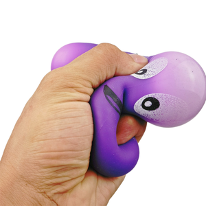 Jouet anti-stress ZIMO en TPR en forme d'aubergine, couleur violette, texture douce et élastique, essentiel pour le bureau, soulagement du stress et de l'anxiété - Product Image 3