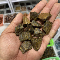 Vente en gros de cristaux naturels bleus et verts bruts, cristaux quantiques Quattro, pierres brutes pour la guérison et la décoration