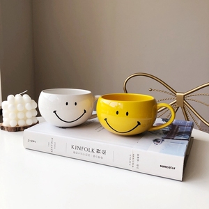 Taza <span class=keywords><strong>de</strong></span> <span class=keywords><strong>café</strong></span> grande <span class=keywords><strong>de</strong></span> cerámica amarilla <span class=keywords><strong>de</strong></span> 380Ml Diseño <span class=keywords><strong>de</strong></span> cara feliz con <span class=keywords><strong>sol</strong></span> sonriente para el desayuno Taza cómoda <span class=keywords><strong>de</strong></span> leche <span class=keywords><strong>de</strong></span> avena para uso diario - Product Image 2