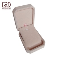 ROGOOD Boîte d'emballage octogonale pour collier pendentif en velours Boîte en plastique velours souple Emballage cadeau de qualité élégante P1379