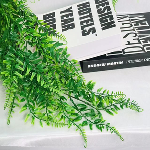 เถาวัลย์เฟิร์นเทียม พวงมาลัยแขวนตกแต่งผนังสีเขียว ทนรังสียูวี ของตกแต่งผนังสีเขียว ขายส่งจากโรงงาน - Product Image 1