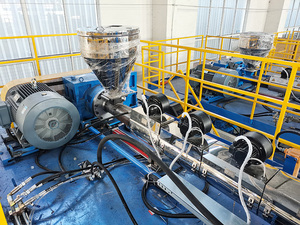 Machine de moulage par soufflage en plastique de qualité <span class=keywords><strong>alimentaire</strong></span> 25L pour seaux et tambours d'huile PE-HD - Product Image 6