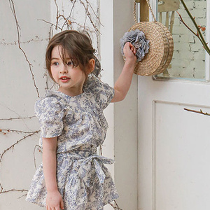 2024 all'ingrosso due pezzi grazioso estivo <span class=keywords><strong>camicia</strong></span> floreale Top e gonna pantaloncini di jeans coreani per bambini ragazza abbigliamento Set piccolo bambino - Product Image 5