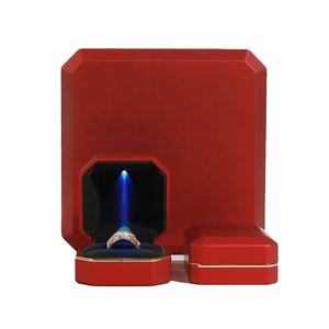 Boîte à bagues Led de haute qualité boîte à bijoux carrée avec lumière LED pour pendentif Bracelet collier proposition fiançailles étui de mariage - Product Image 5