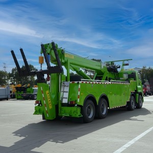 Camión de Remolque Rotatorio ISUZU GIGA de Servicio Pesado FTR 8x4, Grúa Hidráulica de 30 Toneladas, Vehículo de Rescate para Servicios Profesionales - Product Image 4