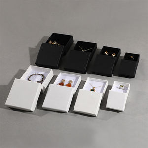 Pequeñas cajas de pendientes Kraft a granel Logotipo impreso personalizado <span class=keywords><strong>para</strong></span> tachuelas <span class=keywords><strong>y</strong></span> <span class=keywords><strong>aros</strong></span> Cartón ecológico - Product Image 1