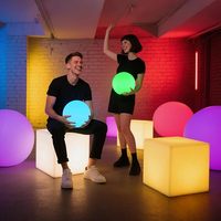 Cube LED Lumineux Rechargeable 16 Couleurs pour Événements et Bars, Meuble en Plastique, Cube LED RGB à Énergie Solaire 50x50x50, Chaise Cube LED