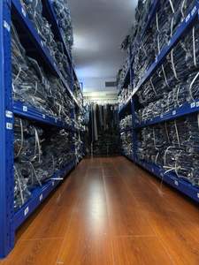 توريد مبيع بالجملة ومخزون جينز رجالي مطاطي ضيق وممزق وجينز ضيق مناسب للرجال - Product Image 5