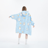 Nouvelle conception personnalisée, couverture à capuche portable pour animaux de compagnie, en flanelle sherpa blanche, avec grande poche, très populaire