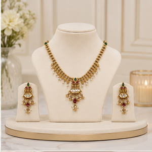 Conjunto de Collar y Aretes Prayom Trendy Chapados en Oro de 22K con Detalles de Perlas de Agua Dulce para Ocasiones de Compromiso y Boda - Product Image 3