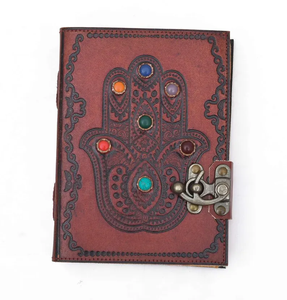 Carnet en cuir artisanal de qualité supérieure avec motif main de Hamsa et pierres des chakras – Cahiers spirituels vintage pour l'écriture - Product Image 5
