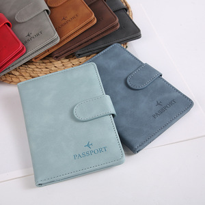 ขายส่งที่กําหนดเองระเหิด Id และผู้ถือบัตรชื่อการออกแบบปุ่มแม่เหล็กผู้ถือหนังสือเดินทางหนัง Pu - Product Image 5