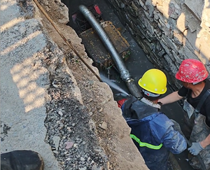 Robots industriels antidéflagrants télécommandés pour le dragage des piscines des usines chimiques - Product Image 5