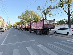 Camión Volquete Usado SHACMAN 6*4 Precio Económico Excelente Rendimiento Camión Volquete Usado SHACMAN en Venta - Product Image 3