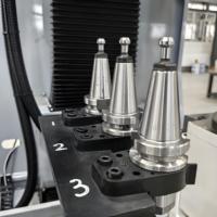 Centro de Mecanizado CNC de 3 Ejes Pequeño, Alta Rigidez y Gran Capacidad de Fresado