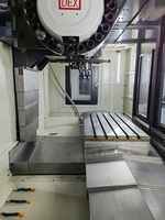 Technologie allemande Qualité taïwanaise Magasin d'outils 24T Fraiseuse automatique CNC Broche BT40 Guidage linéaire Usinage CNC
