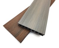 Échantillon gratuit disponible de plancher composite en bois coextrudé à texture simulée de plancher de terrasse extérieure double face design moderne