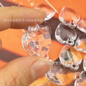 Colgante de Corazón Acrílico Transparente con Corte 3D para Joyería DIY, Collar, Llavero, Cadena para Teléfono, Accesorios de Moda - Product Image 2
