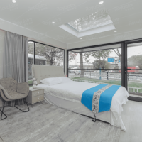 Maison préfabriquée de luxe Royalstar N28 Ultra en acier, idéale pour un glamping confortable en resort