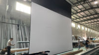 Écran de projection motorisé blanc mat de 120 pouces 16:9, montage mural/plafond, écran rétractable automatique pour usage domestique