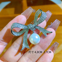 TIANSHE Nouvelle Broche Classique Nœud Papillon en Cuivre Incrusté de Zircon, Épingle de Corsage, Accessoire Vestimentaire Simple et Élégant avec Perle